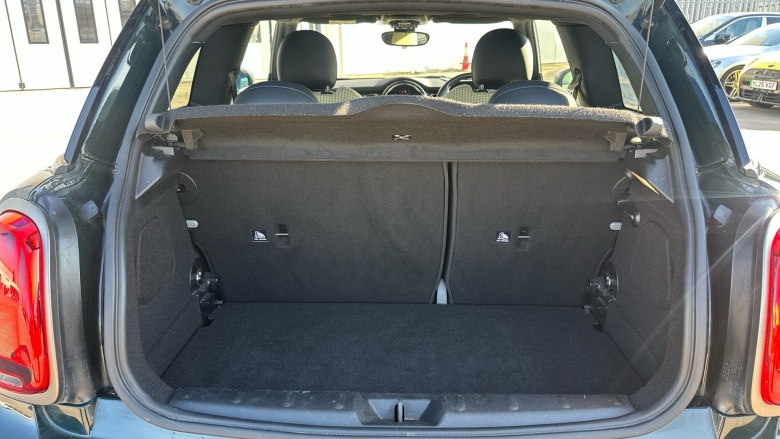 MINI Hatchback 135kW Cooper S Resolute Edition 33kWh 3dr Auto Electric Hatchback